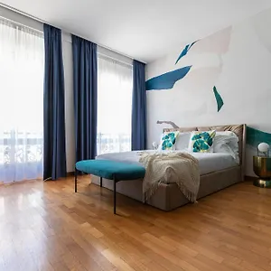 https://beplace-apartments-in-duomo.italymilanhotels.net