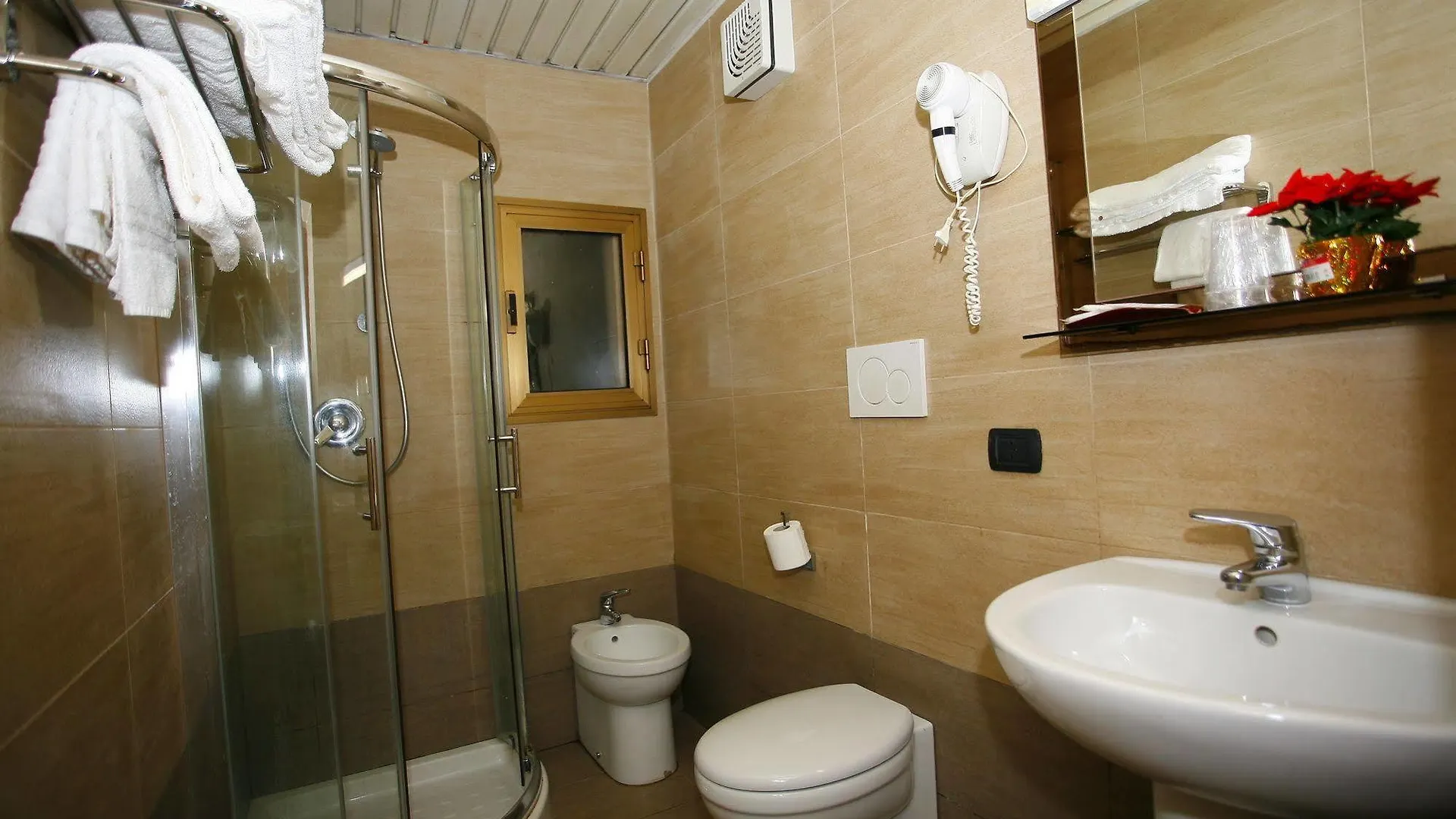 מילאנו Hotel Adler